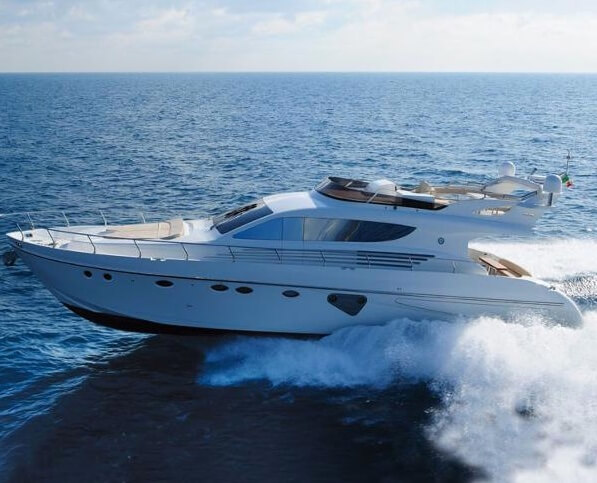 YACHT E BARCHE A NOLEGGIO SALENTO