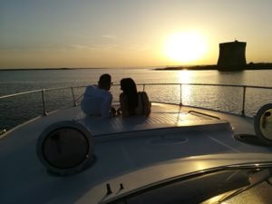 Cena Romantica con Pernottamento in Barca Porto Cesareo